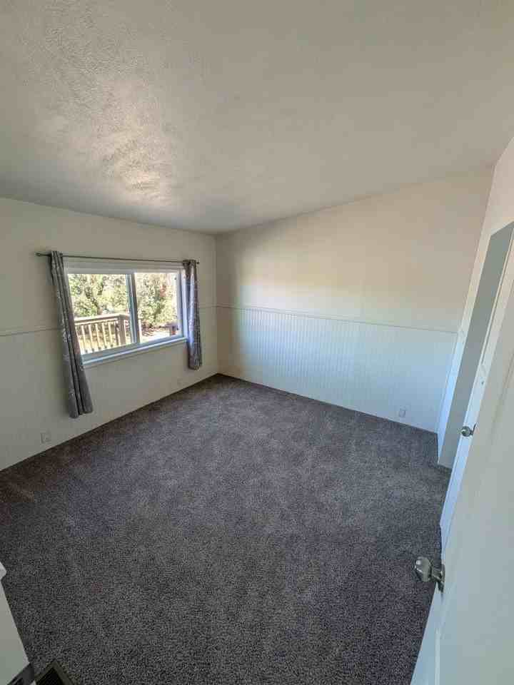 3146 Lone Tree Rd - Photo 7 of 23