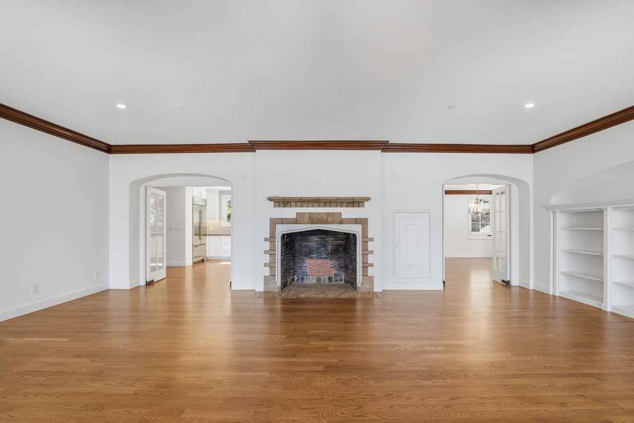 16010 Carey Ln - Photo 7 of 30