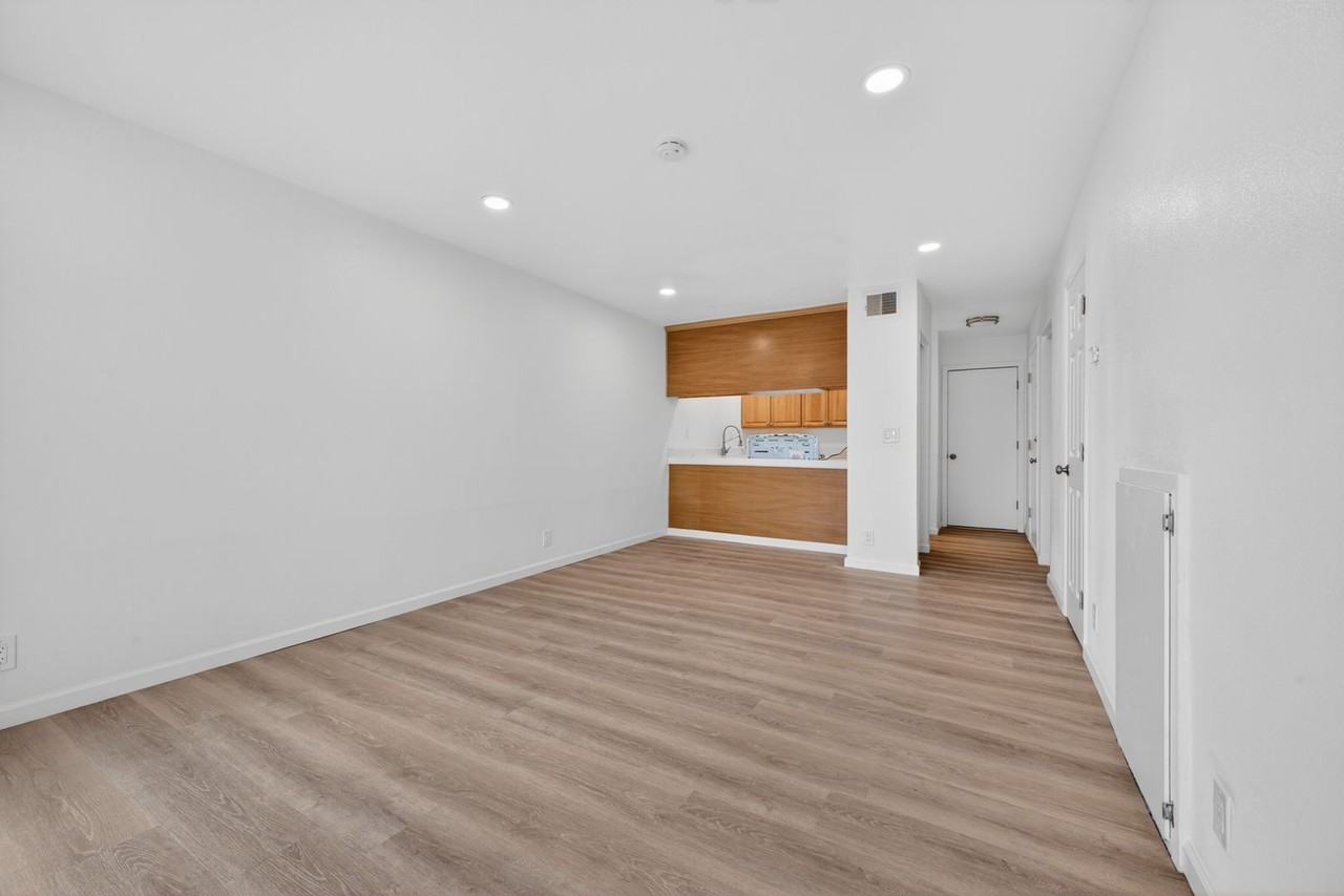1116 Cortez St #B - Photo 4 of 12