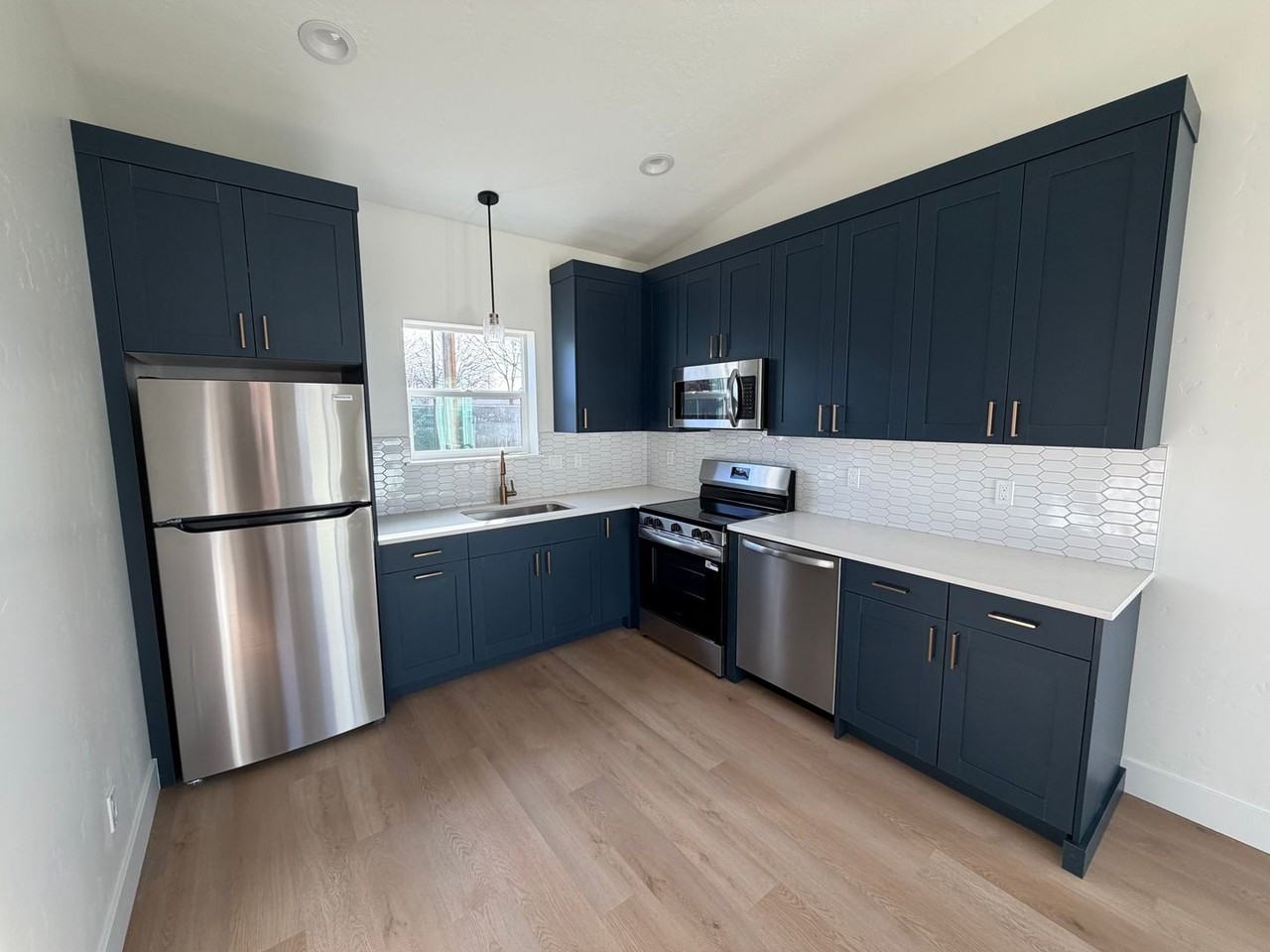 1410 S Newell St #100 - Photo 2 of 14