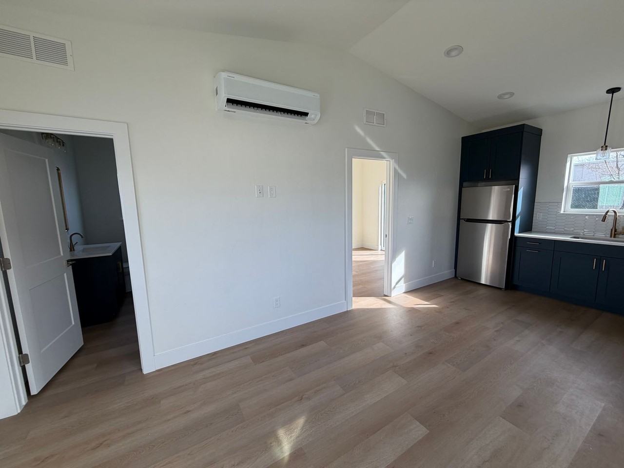 1410 S Newell St #100 - Photo 5 of 14