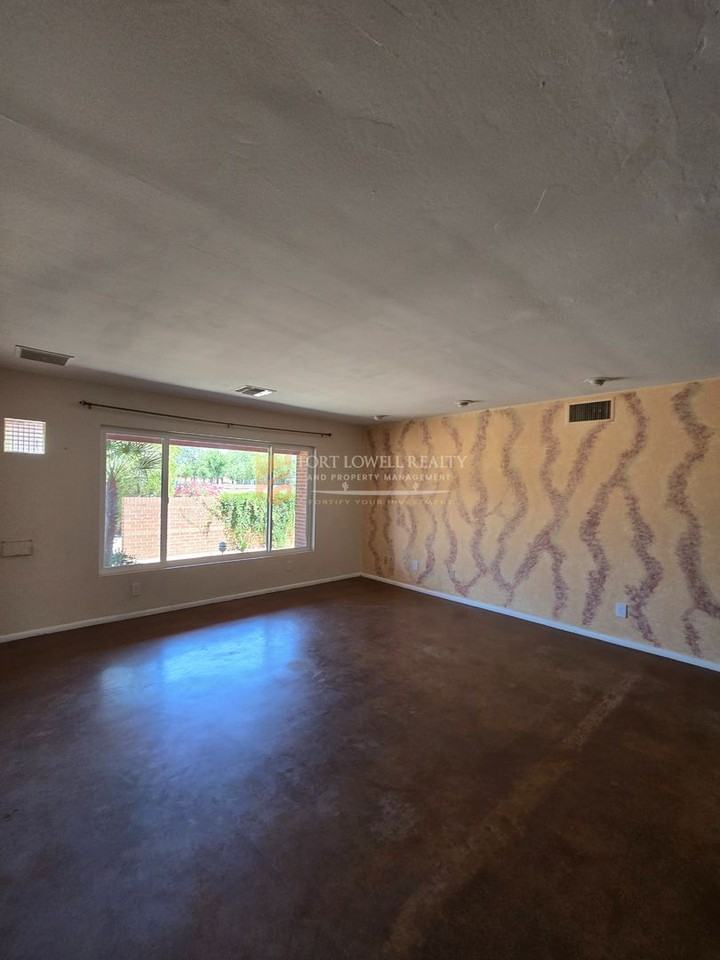 1307 W Thomas Rd - Photo 2 of 20