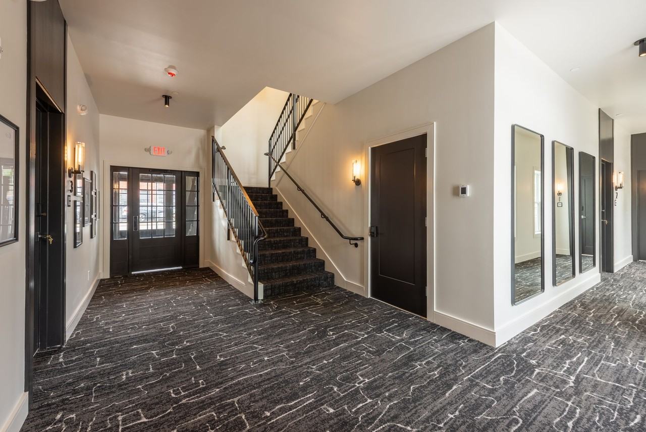 1223 Washington - Photo 4 of 50