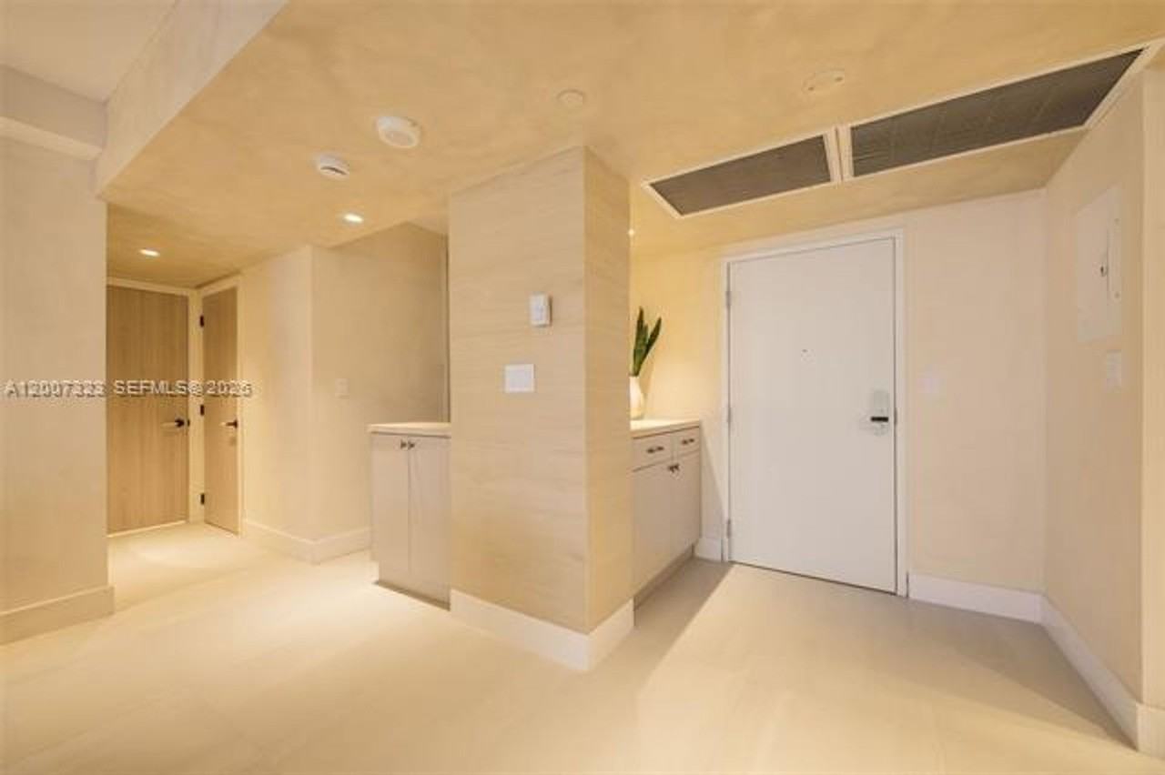 2301 2301 Collins Ave appt 526 - Photo 3 of 29
