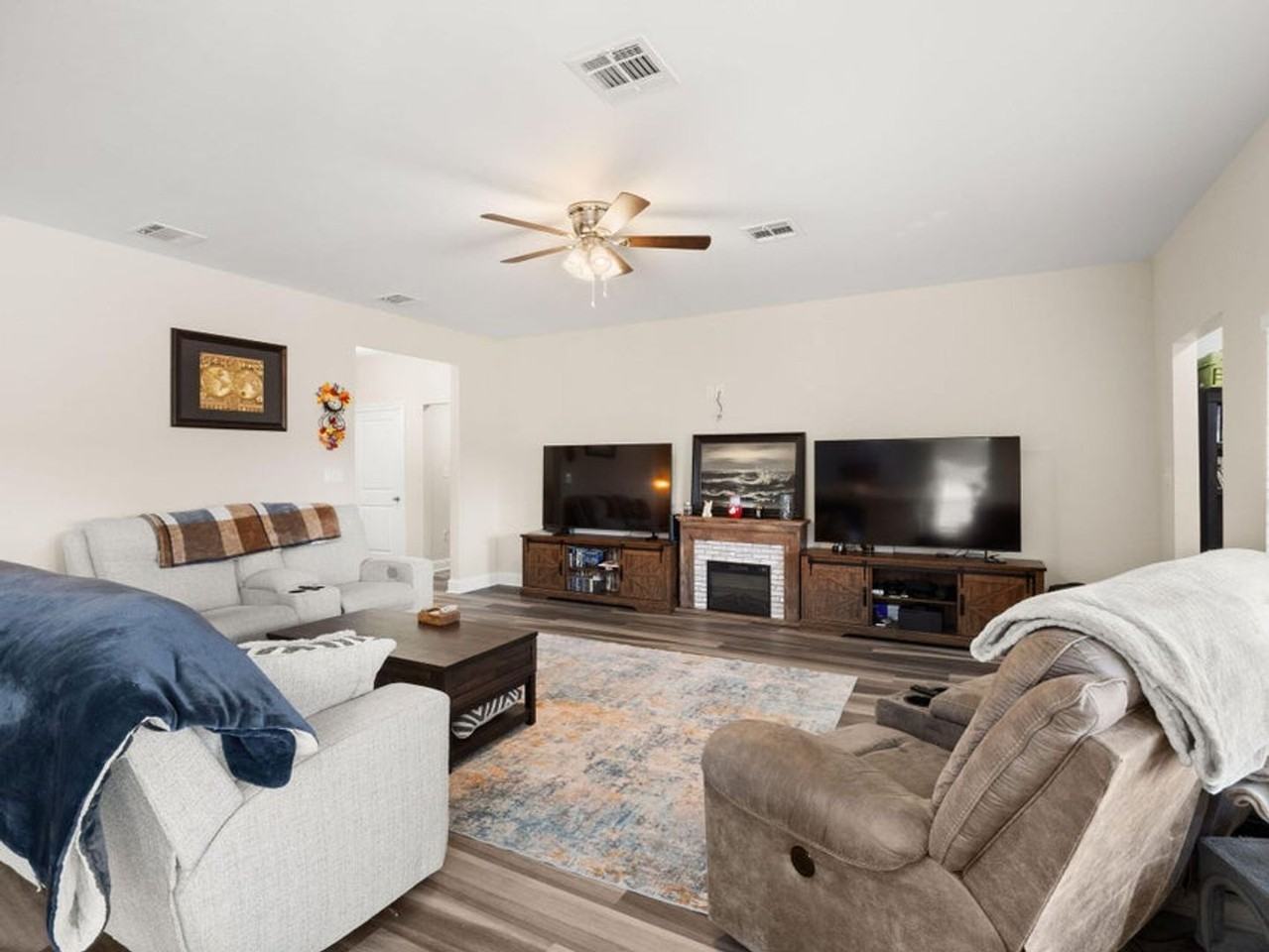 131 Landrum Rd - Photo 3 of 20