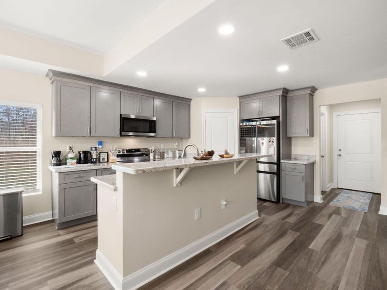 131 Landrum Rd - Photo 6 of 20