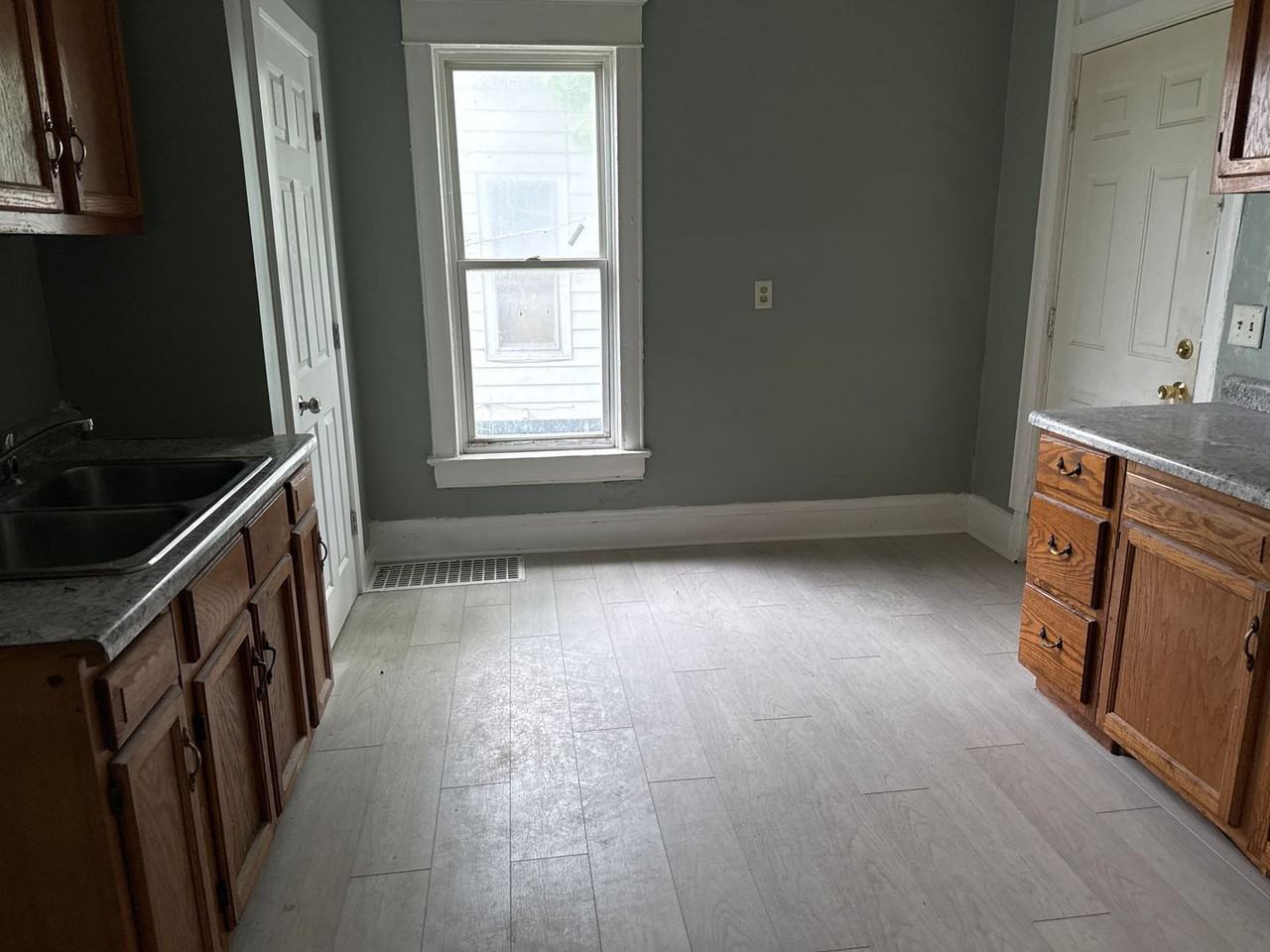 2344 N Peoria Rd - Photo 4 of 10