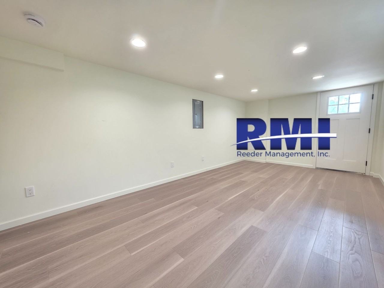 638 N Montgomery Ave - Photo 6 of 7