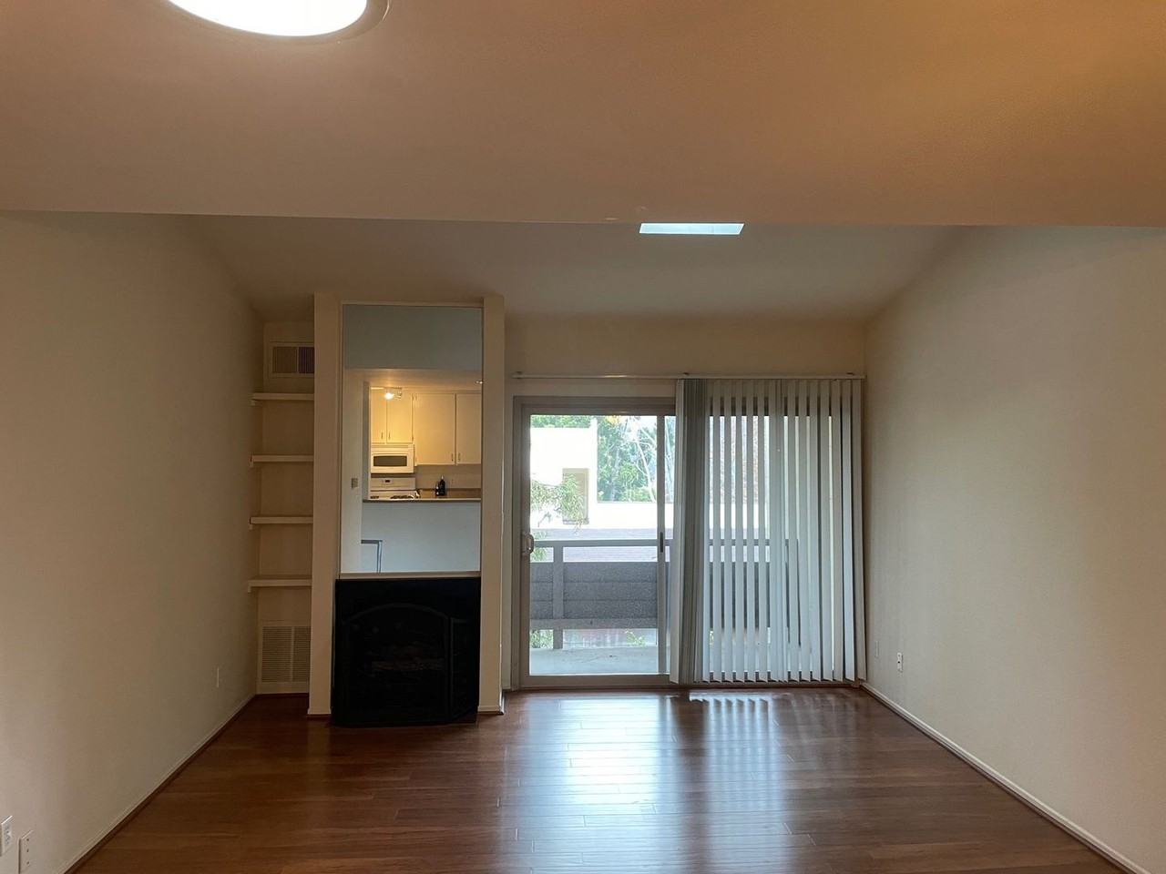 1621 Hotel Cir S #E326 - Photo 3 of 18