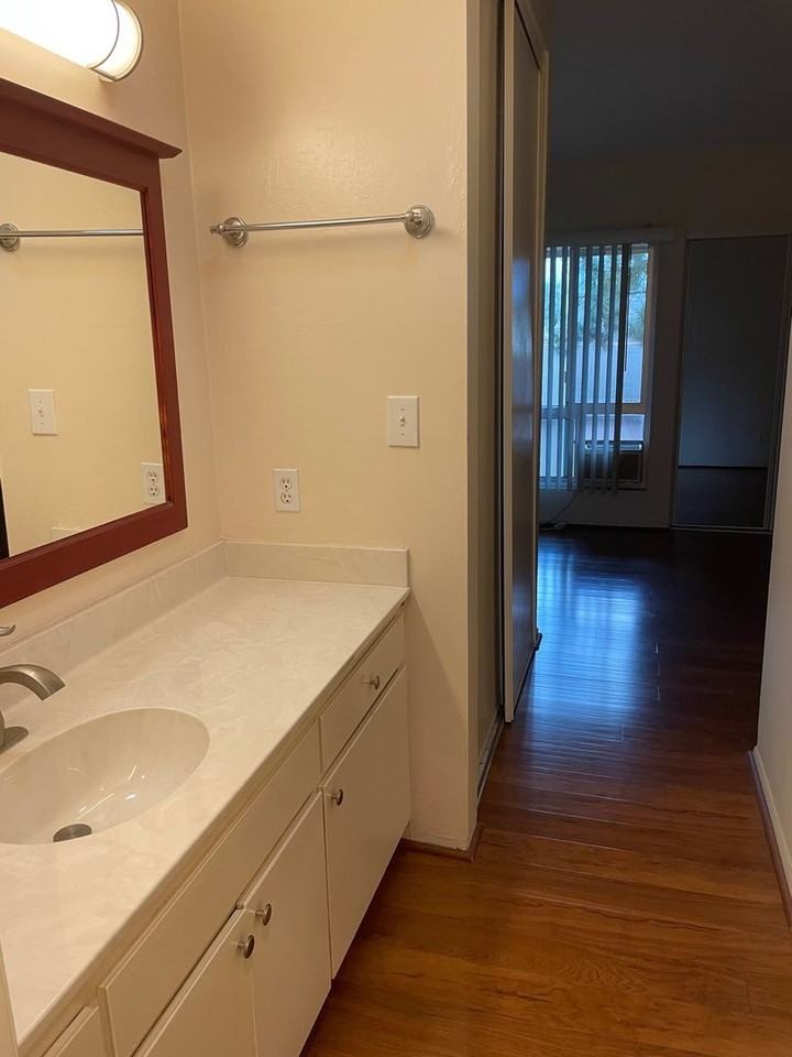 1621 Hotel Cir S #E326 - Photo 7 of 18