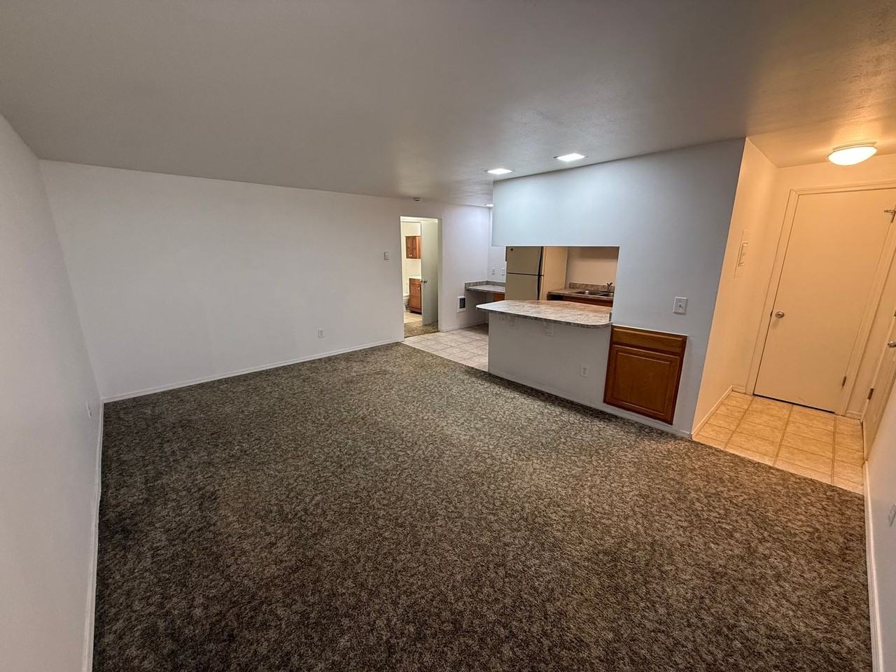 943 East Augusta Avenue - Photo 2 of 9