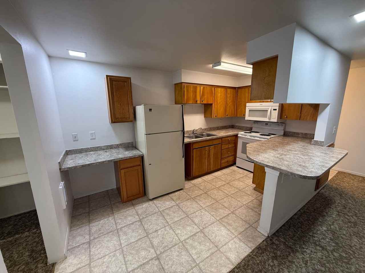 943 East Augusta Avenue - Photo 3 of 9
