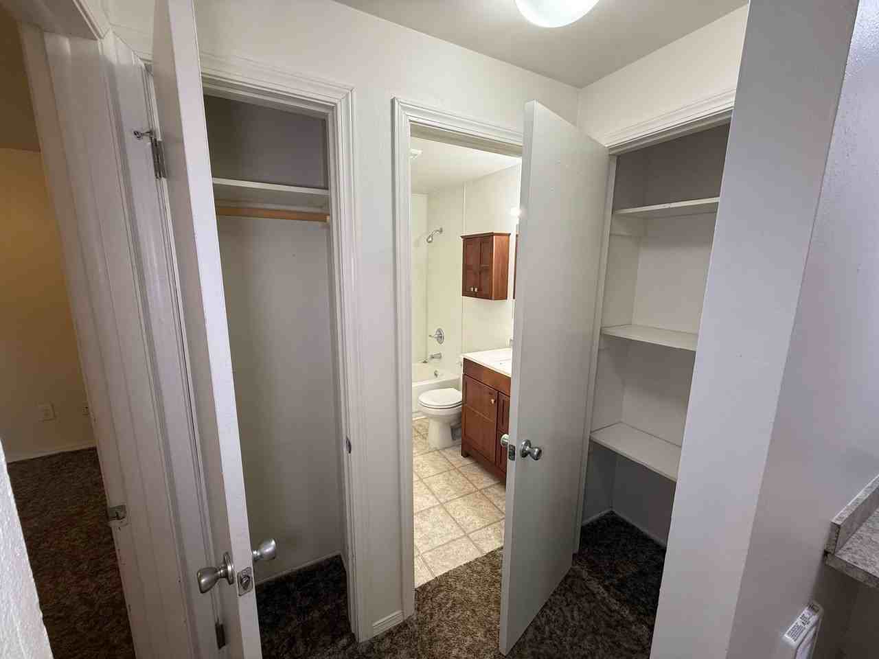 943 East Augusta Avenue - Photo 6 of 9