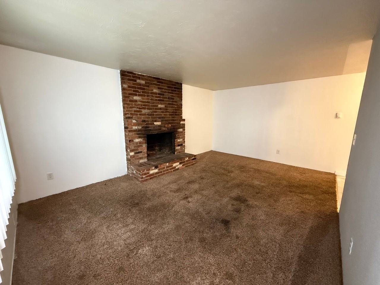 943 East Augusta Avenue - Photo 2 of 9