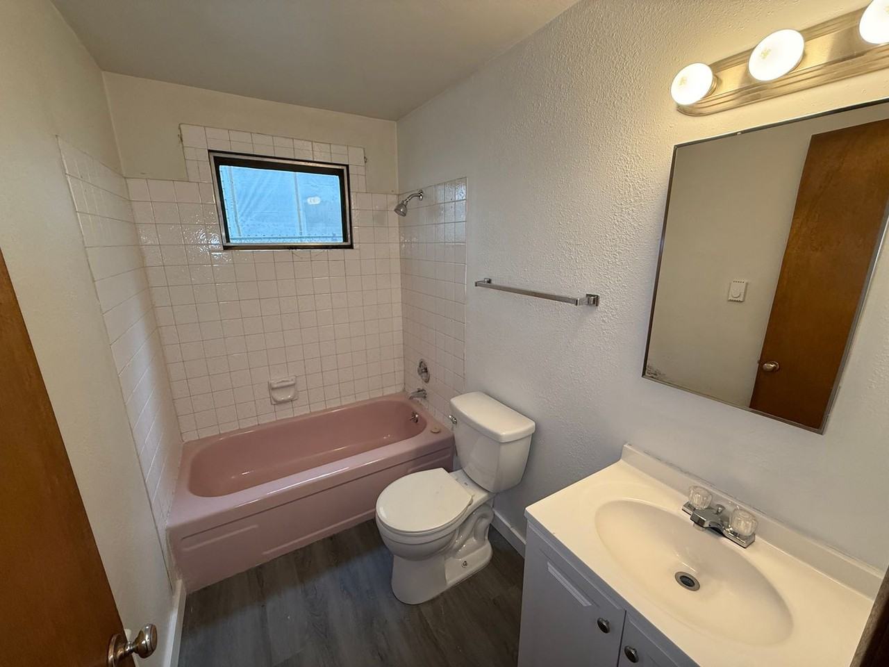 943 East Augusta Avenue - Photo 7 of 9