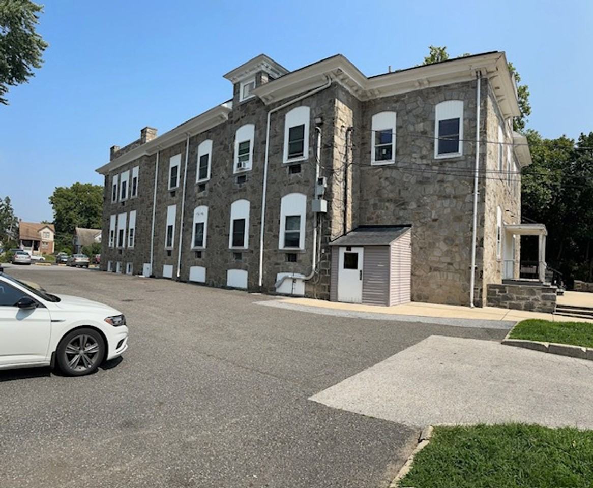 29 E Logan Ave - Photo 4 of 8