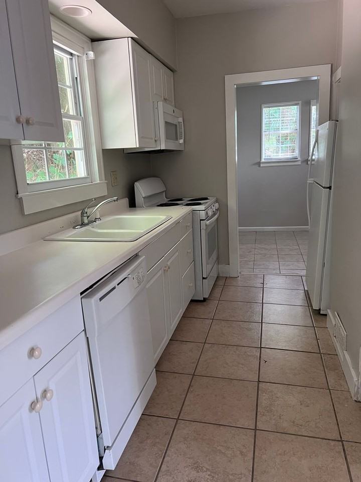 1329 16th Ave S - Photo 2 of 13