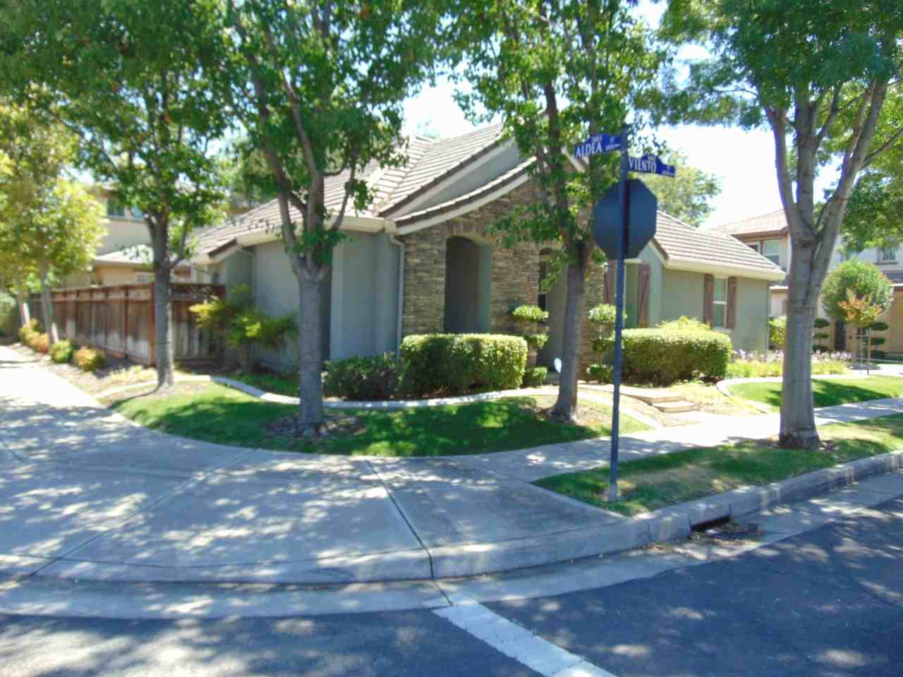 310 W Viento St - Photo 3 of 13