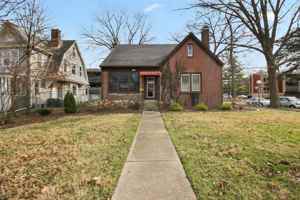 featured image of 713 W Green St