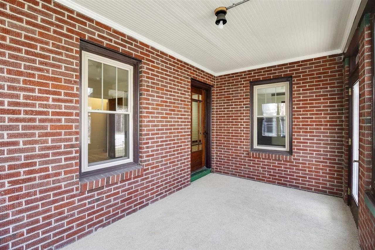 713 W Green St - Photo 3 of 28