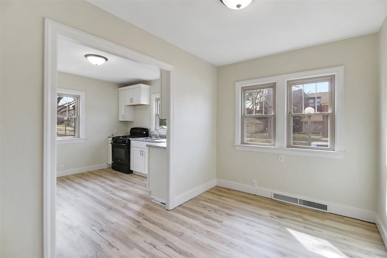 713 W Green St - Photo 7 of 28