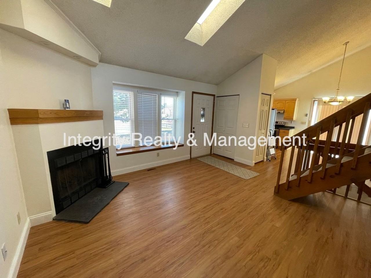 7777 S Steele St - Photo 4 of 22