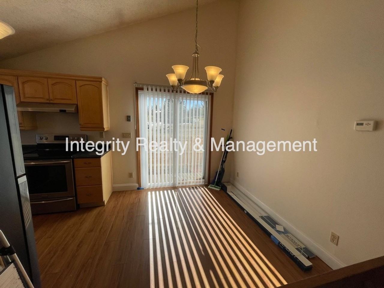 7777 S Steele St - Photo 5 of 22