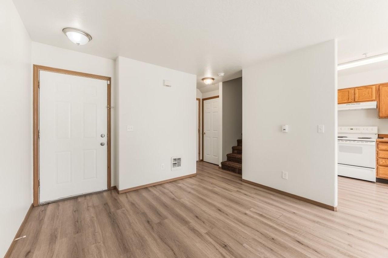1812 E Coeur D Alene Ave - Photo 2 of 21