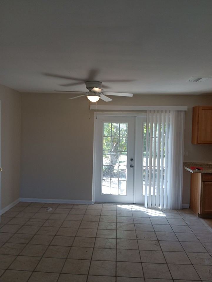 312 Ne 11th Pl - Photo 4 of 18
