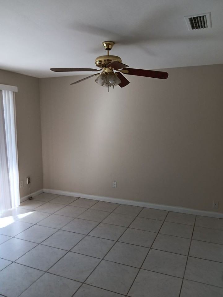 312 Ne 11th Pl - Photo 7 of 18