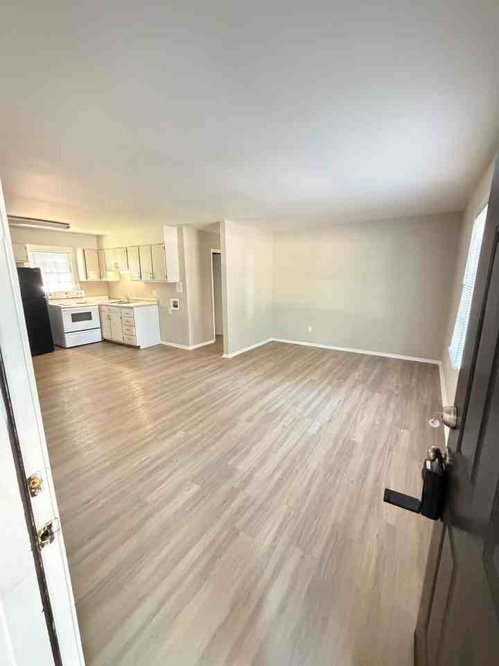 2202 S Main St - Photo 3 of 13