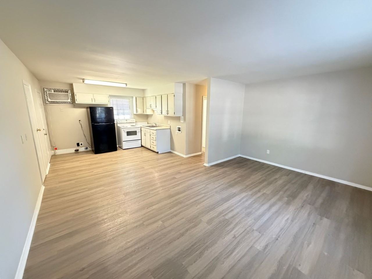 2202 S Main St - Photo 4 of 13