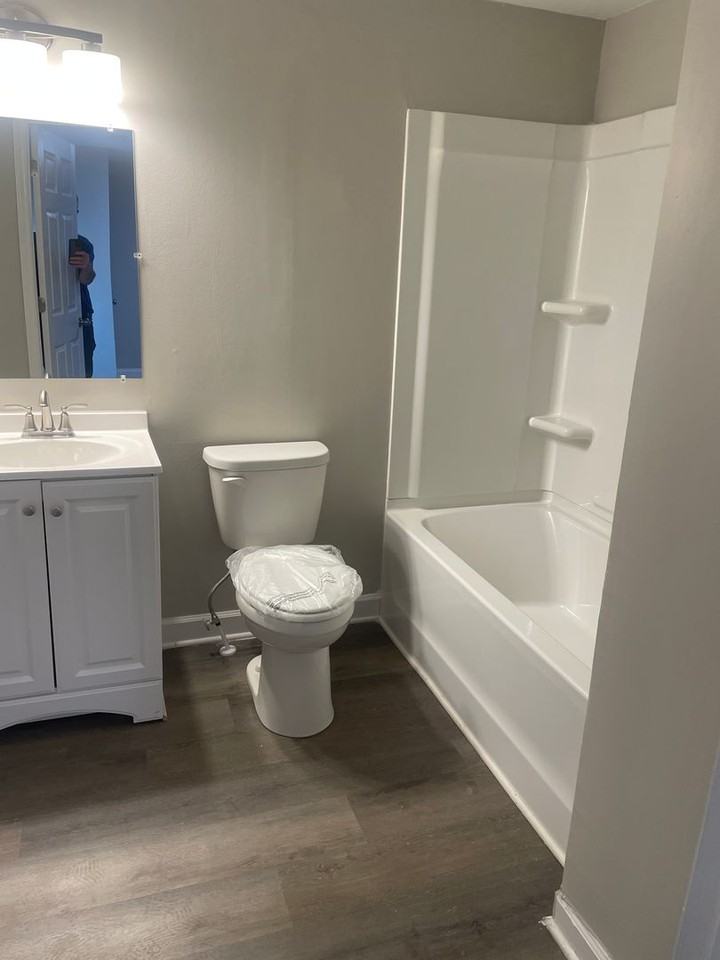 416 W 27th St - Photo 2 of 9