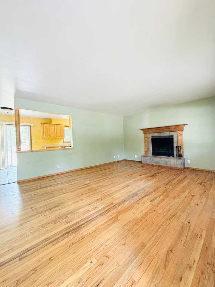 1120 S Bryan Ave - Photo 3 of 14