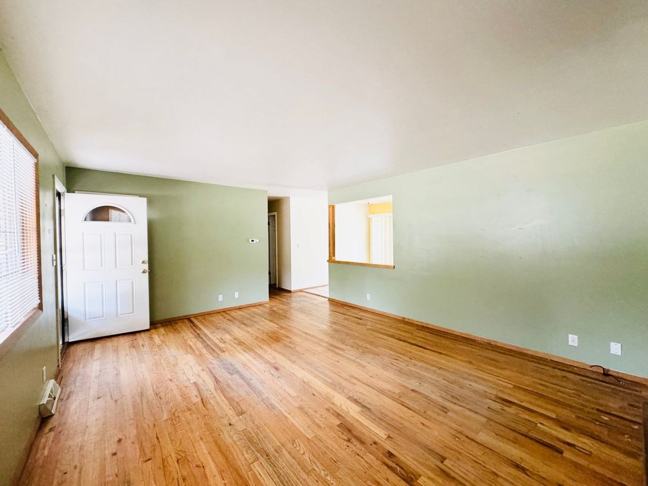 1120 S Bryan Ave - Photo 4 of 14