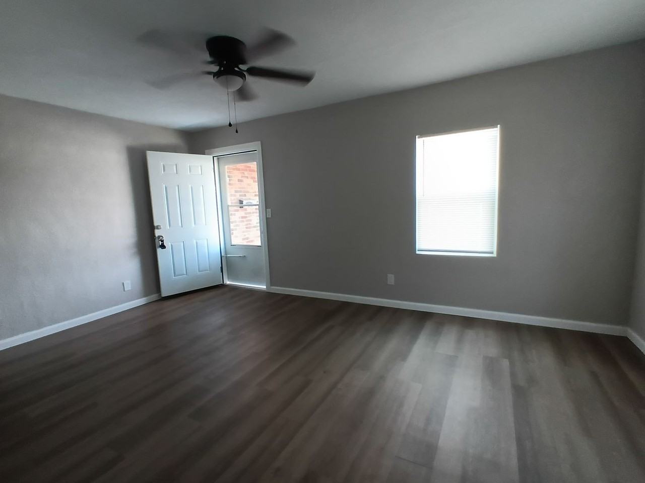 404 Mid America Blvd - Photo 4 of 27