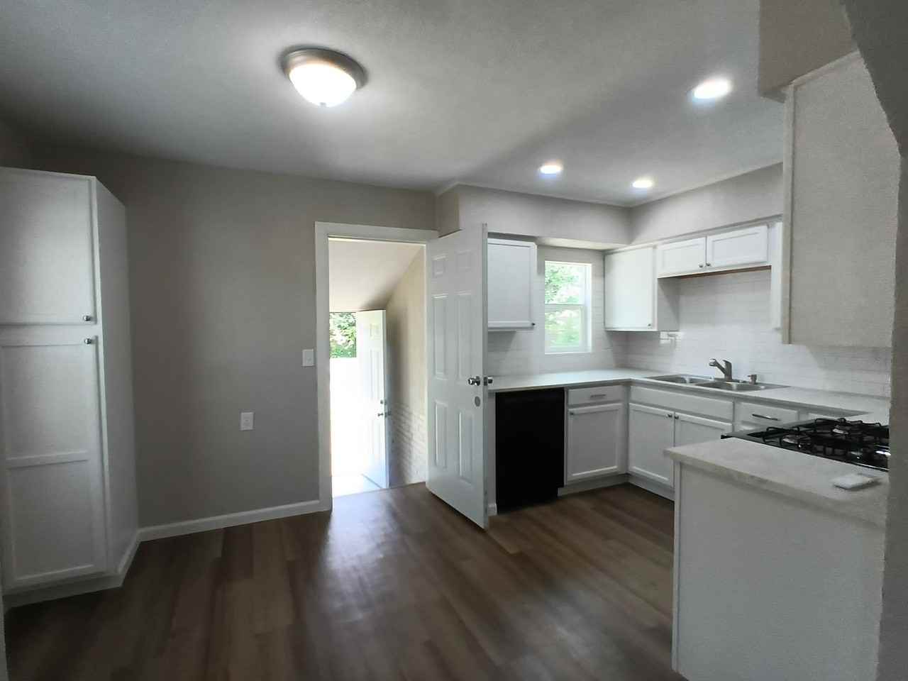 404 Mid America Blvd - Photo 6 of 27