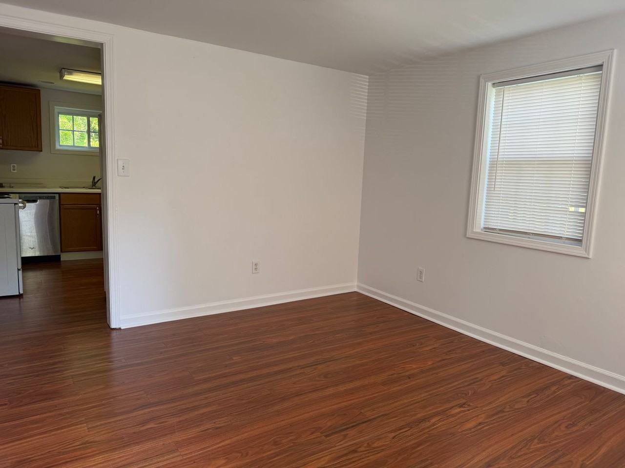 605 Wright Rd - Photo 2 of 10