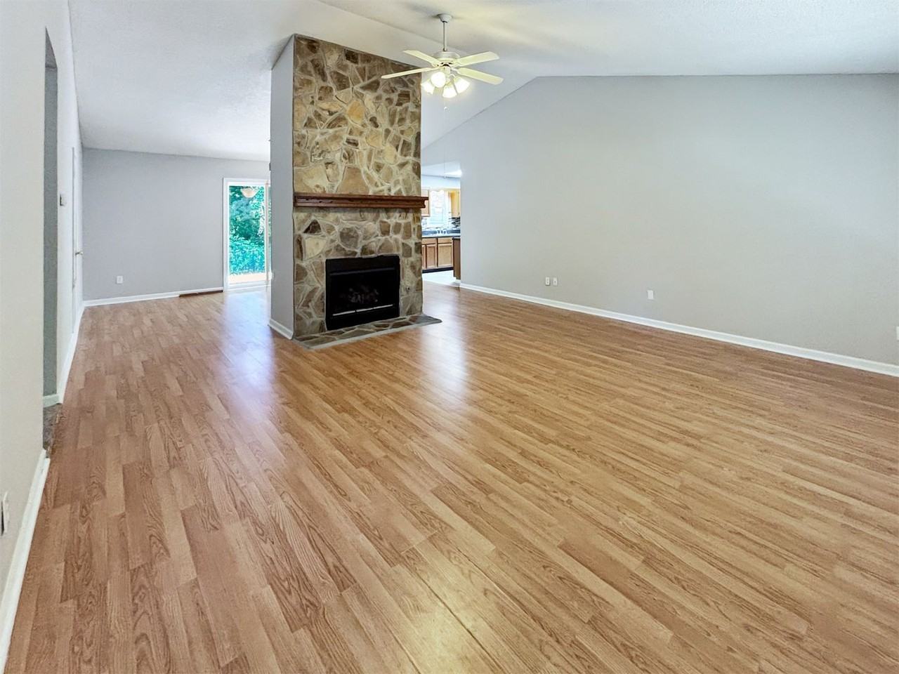 1497 Chaseway Cir - Photo 6 of 33