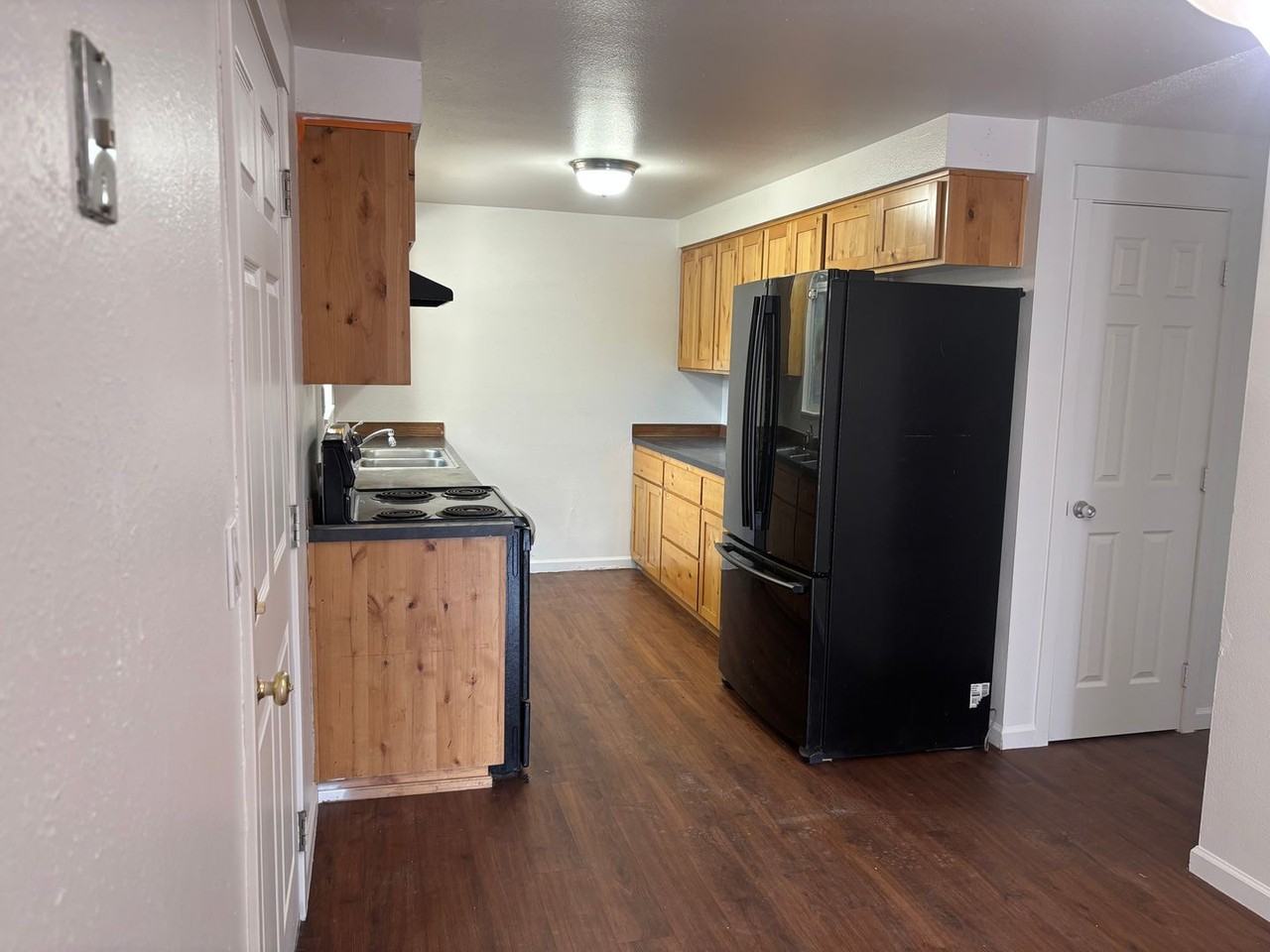819 Nw 7th St - Photo 2 of 13