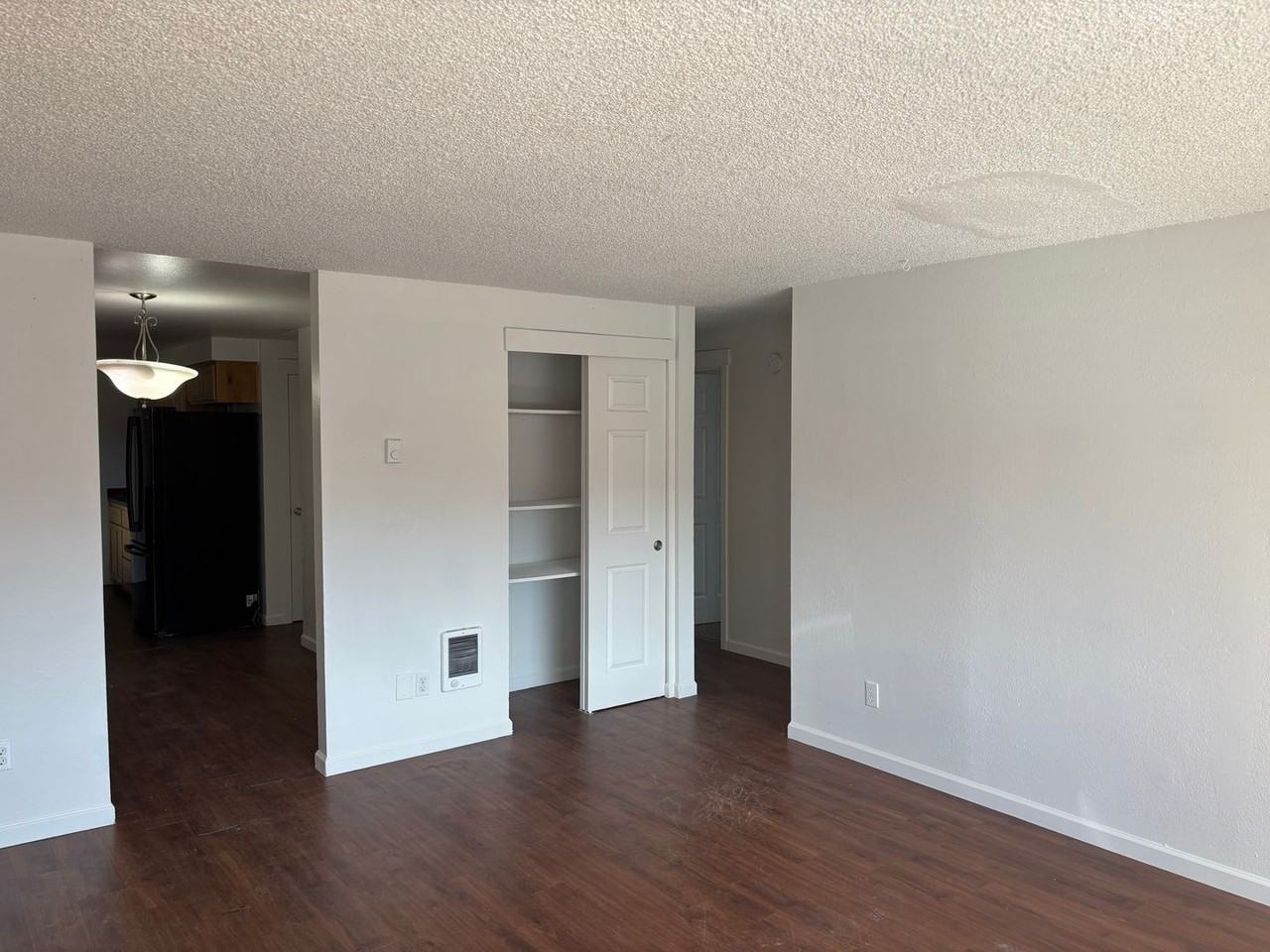 819 Nw 7th St - Photo 4 of 13