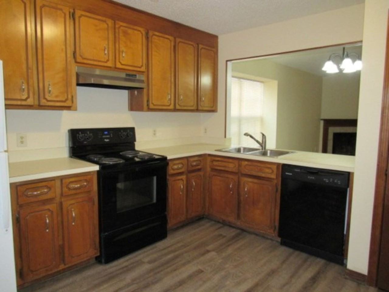 2025 Cambridge Cir - Photo 3 of 17