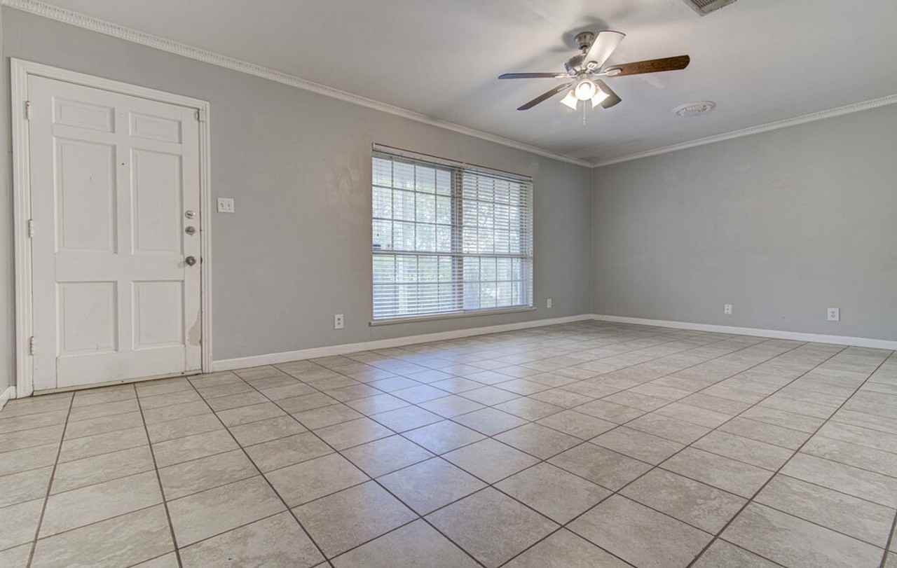 2709 Rae Dell Ave - Photo 3 of 27