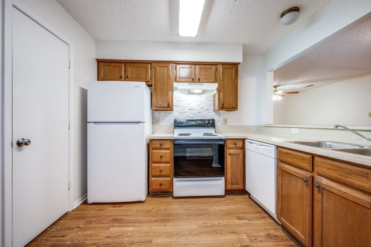 329 Casie Ct - Photo 5 of 13