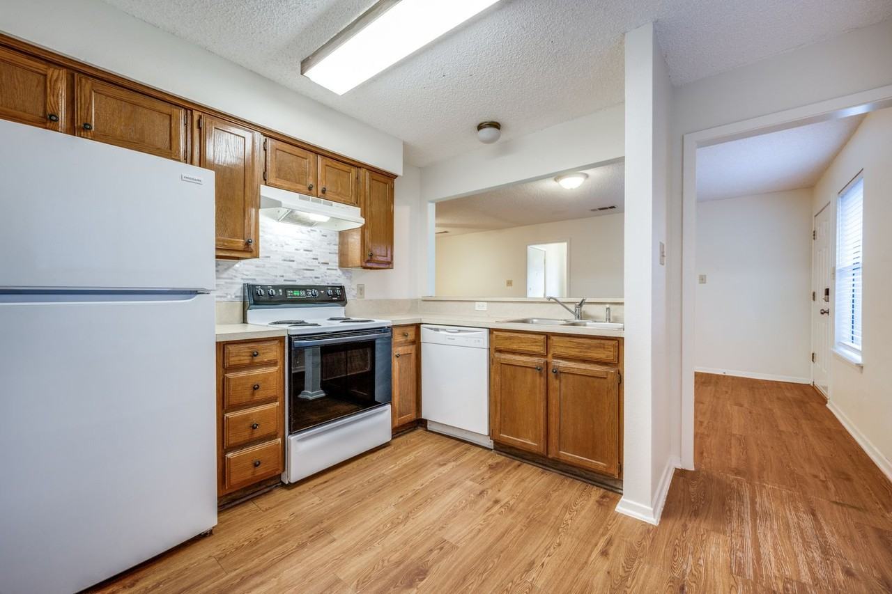329 Casie Ct - Photo 6 of 13