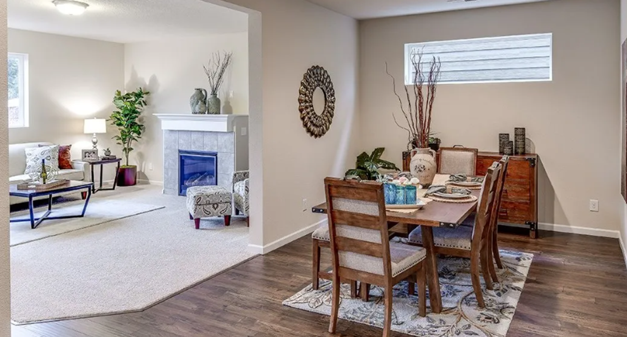3632 Ne Pioneer St - Photo 4 of 17