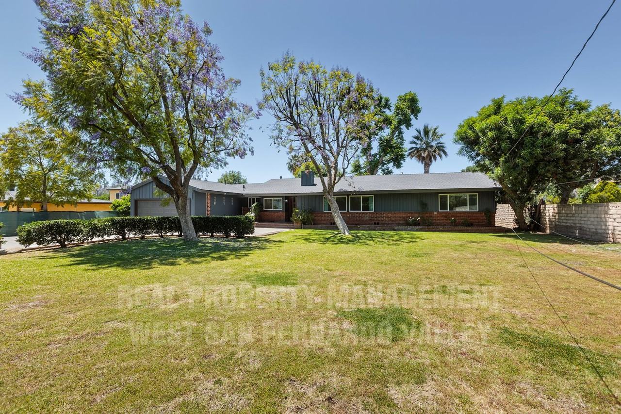 9801 Columbus Ave - Photo 4 of 50