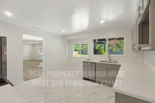 9801 Columbus Ave - Photo 1 of 1