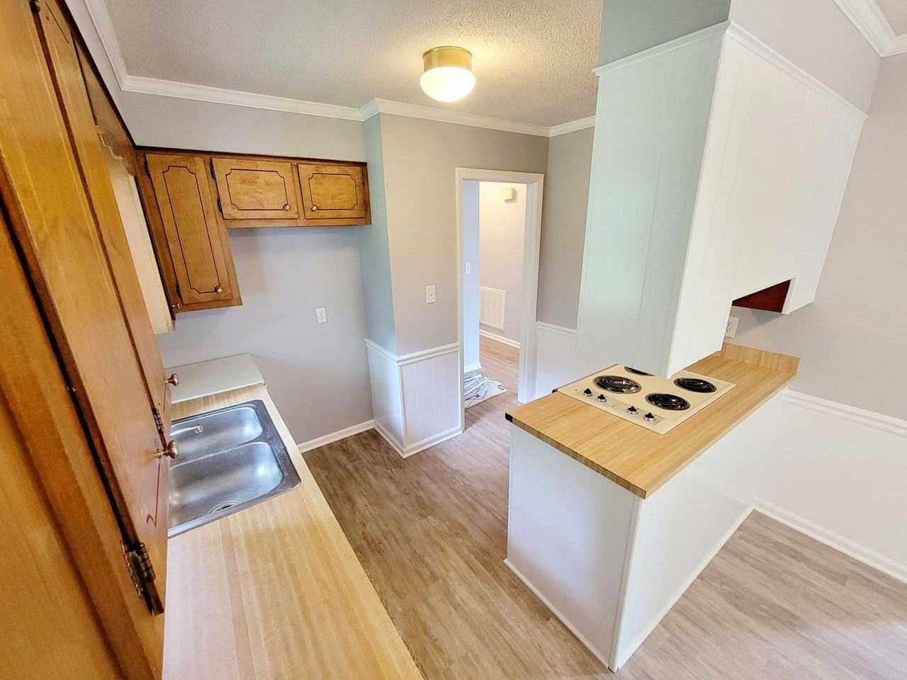 515 Burlington Ave - Photo 2 of 12