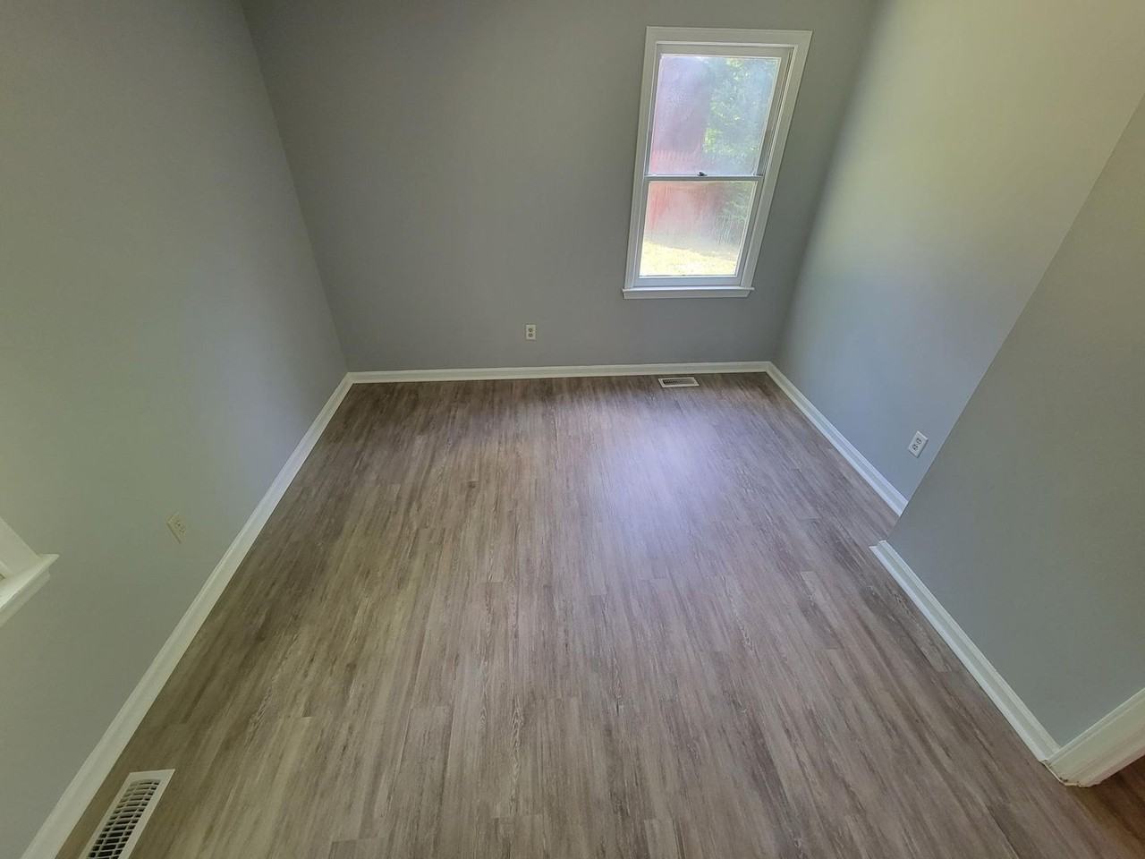 515 Burlington Ave - Photo 7 of 12